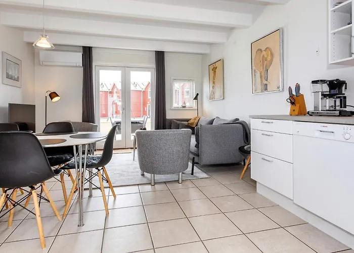 6 Person In Hadsund-by Traum